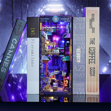 Afbeelding in Gallery-weergave laden, Book Nook - Cyberstad