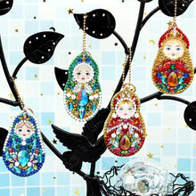 Afbeelding in Gallery-weergave laden, Diamond Painting Sleutelhanger 5D Matroesjka