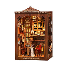 Afbeelding in Gallery-weergave laden, Book Nook - Schemerbibliotheek