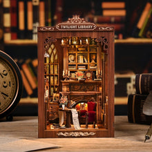Afbeelding in Gallery-weergave laden, Book Nook - Schemerbibliotheek