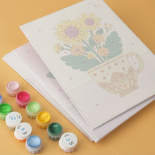 Afbeelding in Gallery-weergave laden, Mini Serie Schilderen op Nummer 15x20cm (6 stuks) - Theekopjes vol bloemen