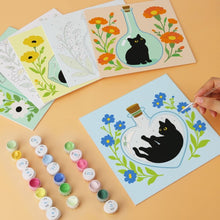 Afbeelding in Gallery-weergave laden, Mini Serie Schilderen op Nummer 20x20cm (6 stuks) - Botanische zwarte katten