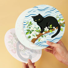 Afbeelding in Gallery-weergave laden, Mini Serie Schilderen op Nummer - Schijven Ø20cm (6 stuks) - Zwarte kat en bloemen