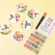 Afbeelding in Gallery-weergave laden, Schilderen op Nummer Onderzetters 10cm (6 stuks) - Dans van Kolibries