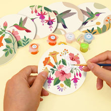 Afbeelding in Gallery-weergave laden, Schilderen op Nummer Onderzetters 10cm (6 stuks) - Dans van Kolibries