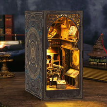Afbeelding in Gallery-weergave laden, Book Nook - Museum van Astronomie Figured'Art