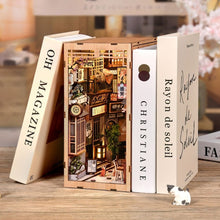 Afbeelding in Gallery-weergave laden, Book Nook - Het Steegje wacht op de kat