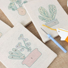 Afbeelding in Gallery-weergave laden, Punch Needle Set (4 stuks) met frames - Botanische Sfeer
