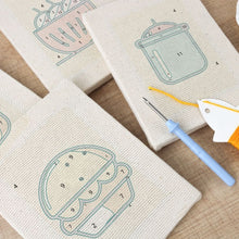 Afbeelding in Gallery-weergave laden, Punch Needle Set (4 stuks) met frames - Snacktijd 1