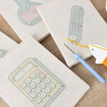 Afbeelding in Gallery-weergave laden, Punch Needle Set (4 stuks) met frames - Bureau Essentials 1