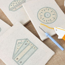 Afbeelding in Gallery-weergave laden, Punch Needle Set (4 stuks) met frames - Streetfood 1