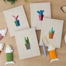 Afbeelding in Gallery-weergave laden, Punch Needle Set (4 stuks) met frames - Kleine Vetplanten Potjes 2