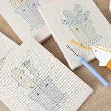 Afbeelding in Gallery-weergave laden, Punch Needle Set (4 stuks) met frames - Blije Planten 2