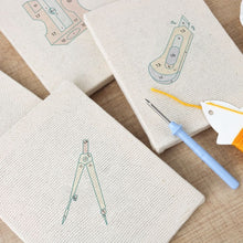 Afbeelding in Gallery-weergave laden, Punch Needle Set (4 stuks) met frames - Bureau Accessoires Collectie