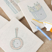 Afbeelding in Gallery-weergave laden, Punch Needle Set (4 stuks) met frames - Minimalistische Bureau Iconen