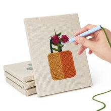Afbeelding in Gallery-weergave laden, Punch Needle Set (4 stuks) met frames - Bloeiende Mini Potjes 2
