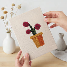Afbeelding in Gallery-weergave laden, Punch Needle Set (4 stuks) met frames - Bloeiende Mini Potjes 2