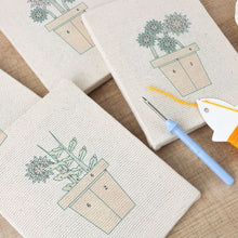 Afbeelding in Gallery-weergave laden, Punch Needle Set (4 stuks) met frames - Bloeiende Mini Potjes 3