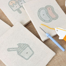 Afbeelding in Gallery-weergave laden, Punch Needle Set (4 stuks) met frames - Kawaii Snacks