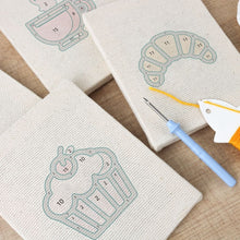Afbeelding in Gallery-weergave laden, Punch Needle Set (4 stuks) met frames - Ontbijt Lekkernijen 2