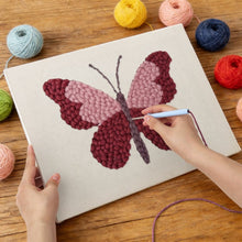 Afbeelding in Gallery-weergave laden, Punch Needle Pakket met frame - Roze Vlinder