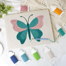 Afbeelding in Gallery-weergave laden, Punch Needle Pakket met frame - Azuurblauwe Vlinder