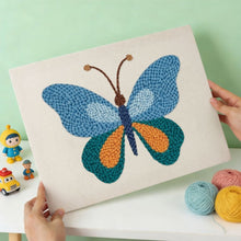 Afbeelding in Gallery-weergave laden, Punch Needle Pakket met frame - Blauwe Vlinder