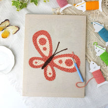 Afbeelding in Gallery-weergave laden, Punch Needle Pakket met frame - Rode Vlinder