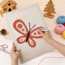 Afbeelding in Gallery-weergave laden, Punch Needle Pakket met frame - Rode Vlinder