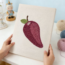 Afbeelding in Gallery-weergave laden, Punch Needle Pakket met frame - Zoete Pruim