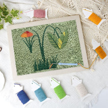 Afbeelding in Gallery-weergave laden, Punch Needle Pakket met frame - Wilde Weide