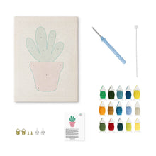 Afbeelding in Gallery-weergave laden, Punch Needle Pakket met frame - Kawaii Cactus