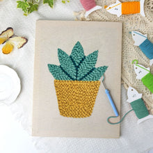 Afbeelding in Gallery-weergave laden, Punch Needle Pakket met frame - Zonnige Vetplant