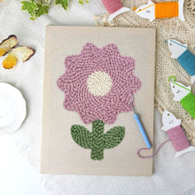 Afbeelding in Gallery-weergave laden, Punch Needle Pakket met frame - Sering Bloem