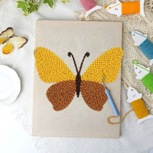 Afbeelding in Gallery-weergave laden, Punch Needle Pakket met frame - Gouden Vlinder