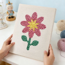 Afbeelding in Gallery-weergave laden, Punch Needle Pakket met frame - Lente Bloemblaadjes