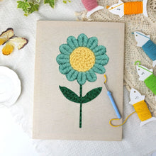 Afbeelding in Gallery-weergave laden, Punch Needle Pakket met frame - Blauwe Lucht Bloem