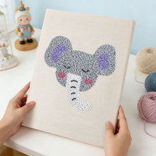 Afbeelding in Gallery-weergave laden, Punch Needle Pakket met frame - Kleine Olifant