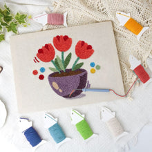 Afbeelding in Gallery-weergave laden, Punch Needle Pakket met frame - Kleurrijke Tulpen