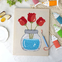 Afbeelding in Gallery-weergave laden, Punch Needle Pakket met frame - Pot met Tulpen
