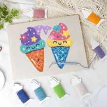 Afbeelding in Gallery-weergave laden, Punch Needle Pakket met frame - IJs Dromen