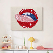 Afbeelding in Gallery-weergave laden, Punch Needle Pakket met frame - Pop Art Lippen