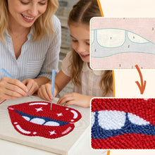 Afbeelding in Gallery-weergave laden, Punch Needle Pakket met frame - Glanzende Lippen
