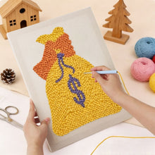 Afbeelding in Gallery-weergave laden, Punch Needle Pakket met frame - Gouden Geluk
