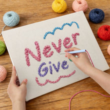 Afbeelding in Gallery-weergave laden, Punch Needle Pakket met frame - Never Give Up