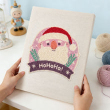 Afbeelding in Gallery-weergave laden, Punch Needle Pakket met frame - Lachende Kerstman