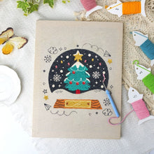 Afbeelding in Gallery-weergave laden, Punch Needle Pakket met frame - Magische Kerstboom