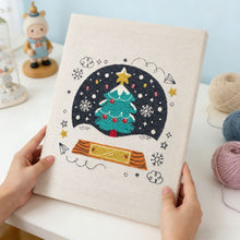 Afbeelding in Gallery-weergave laden, Punch Needle Pakket met frame - Magische Kerstboom