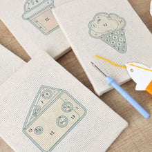 Afbeelding in Gallery-weergave laden, Punch Needle Set (4 stuks) met frames - Heerlijke Hapjes Collectie 1