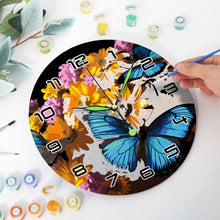 Afbeelding in Gallery-weergave laden, Schilderen op Nummer Klok - Vlinders &amp; Bloemen